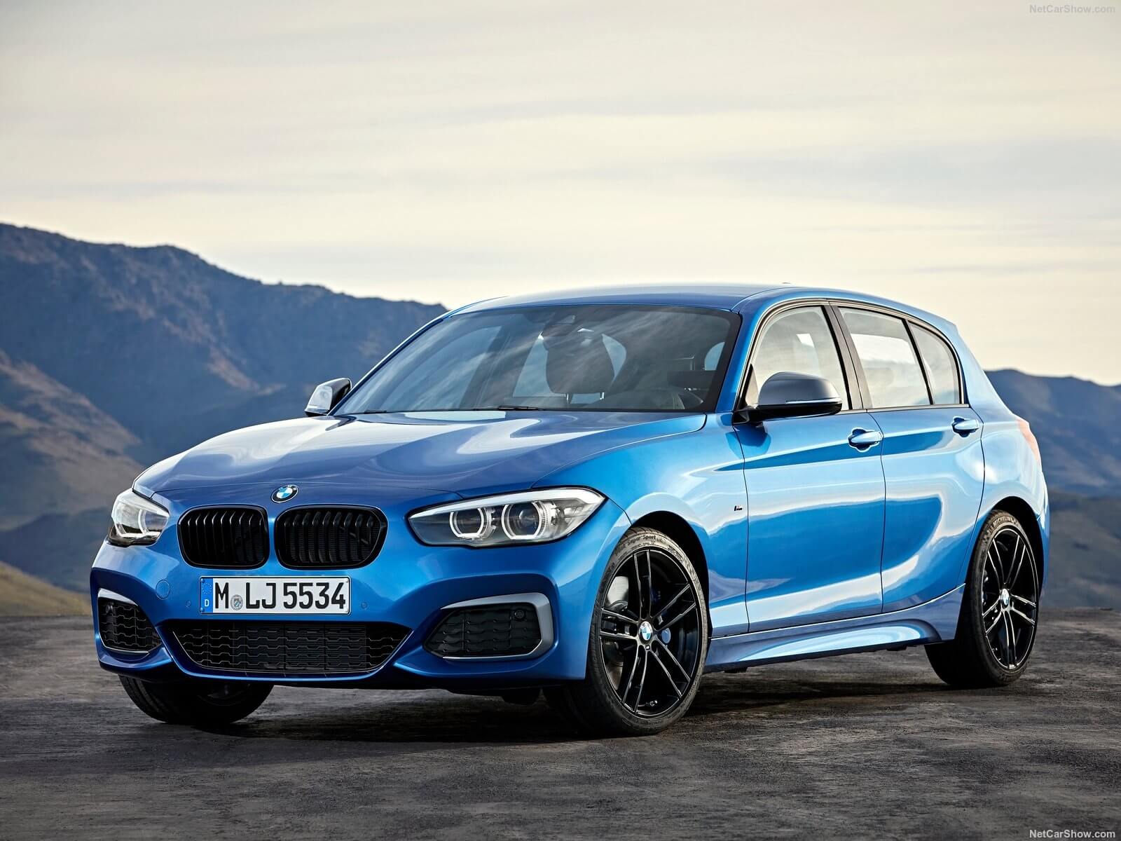BMW M140i