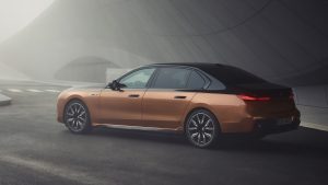 BMW i7 M70 2024