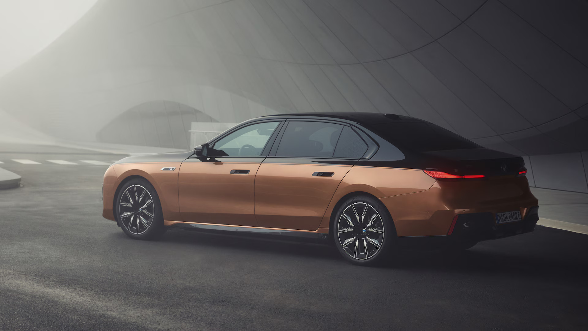 BMW i7 M70 2024