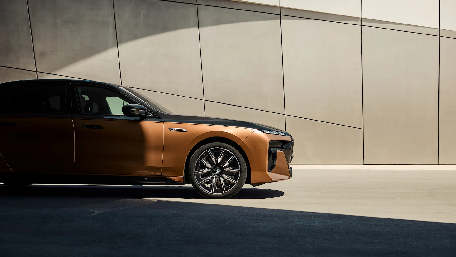 BMW i7 M70 2024