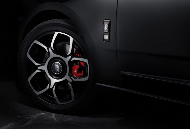 Rolls-Royce Cullinan Black Badge 2024