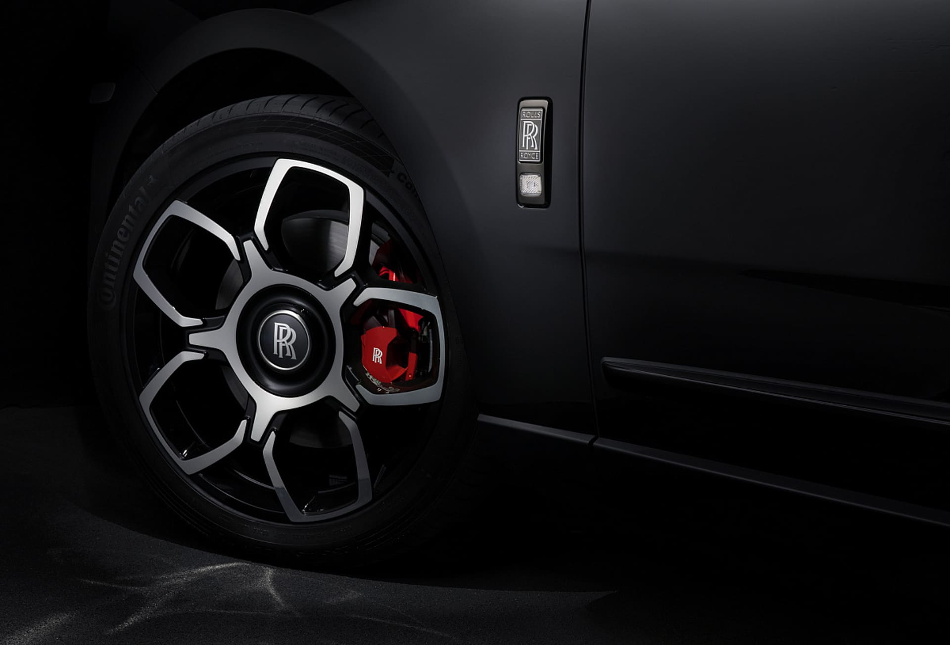 Rolls-Royce Cullinan Black Badge 2024