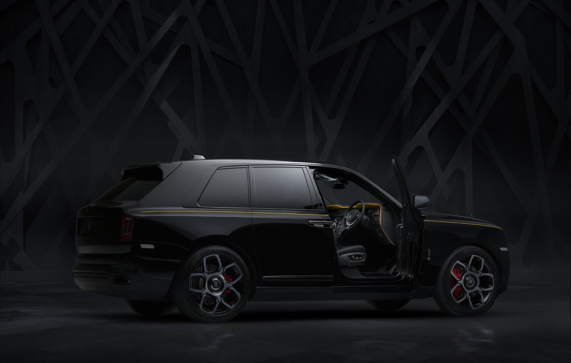 Rolls-Royce Cullinan Black Badge 2024